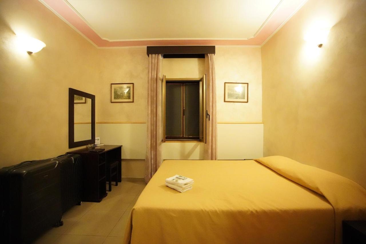 Roma Carina Hotel Bagian luar foto