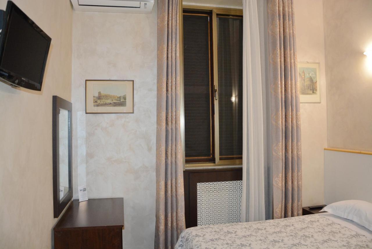 Roma Carina Hotel Bagian luar foto