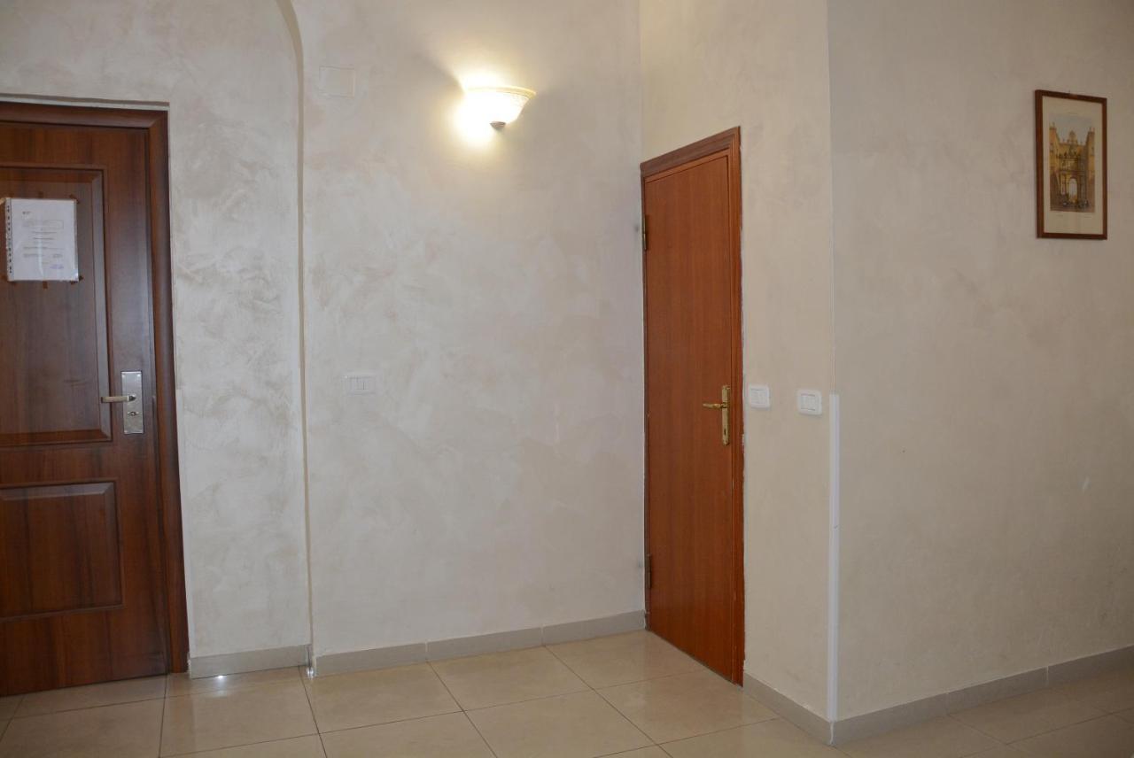 Roma Carina Hotel Bagian luar foto