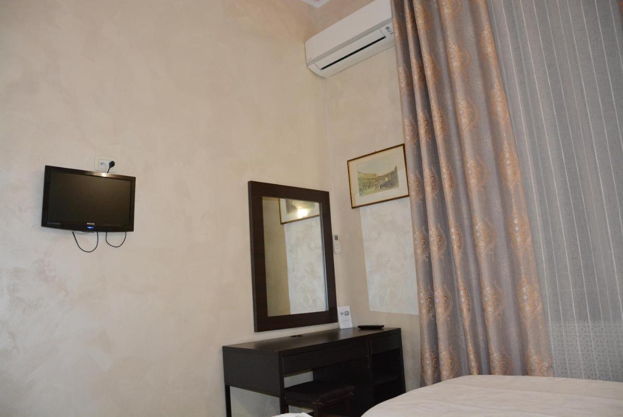 Roma Carina Hotel Bagian luar foto