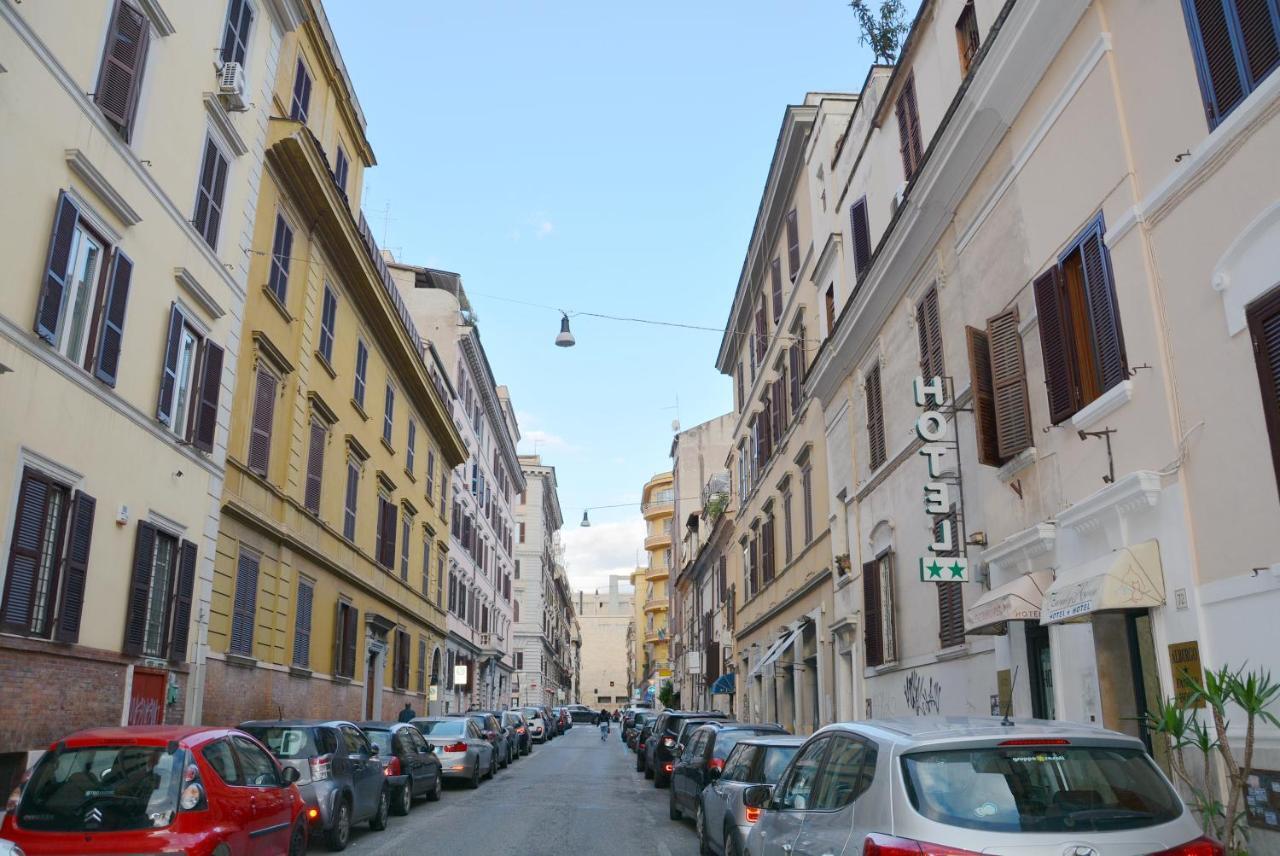 Roma Carina Hotel Bagian luar foto